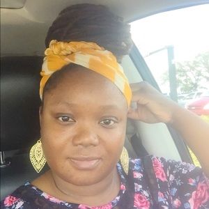 Meet your Posher, Latoya